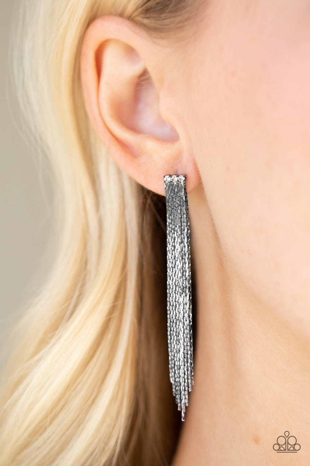 Night At The Oscars - Black Post Earring