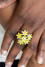 Load image into Gallery viewer, Blooming Bouquets - Yellow Ring
