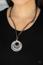 Load image into Gallery viewer, Desert Spiral - Silver Urban Necklace
