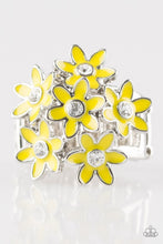 Load image into Gallery viewer, Blooming Bouquets - Yellow Ring
